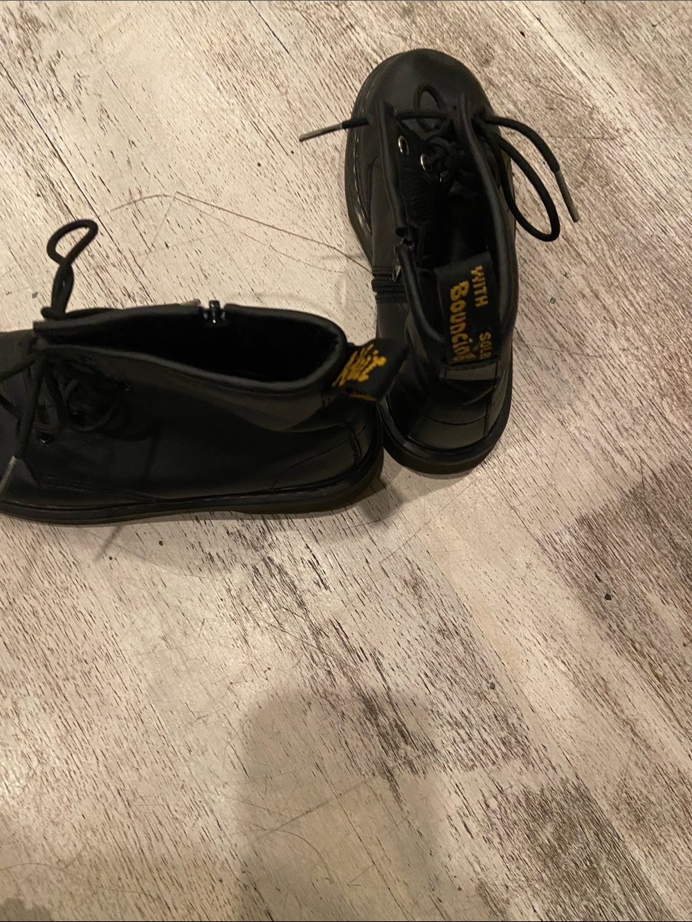 Black leather Dr Martens size US man’s 4 ladies size US 5 - Picture 6 of 9